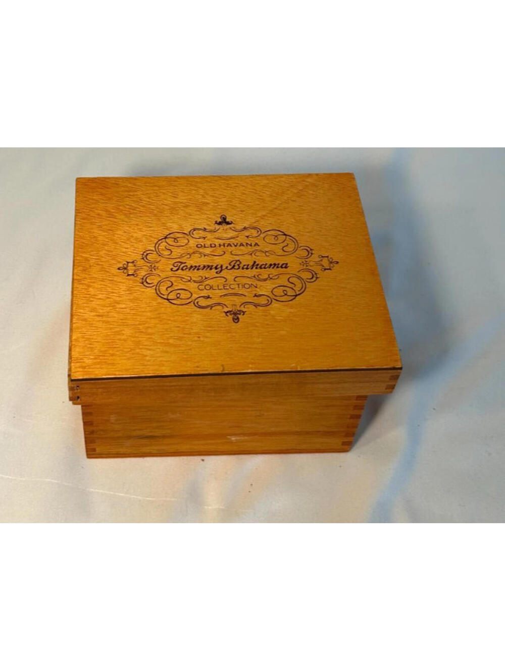 Vintage Tommy Bahama Havana Collection 5x4 Wooden Box EC!